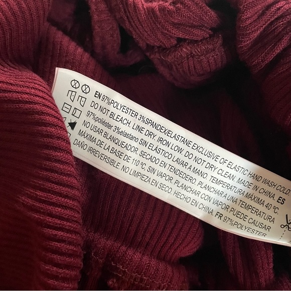 Forever 21 maroon burgundy color long sleeve front tie Cardigan size Small - Picture 6 of 8